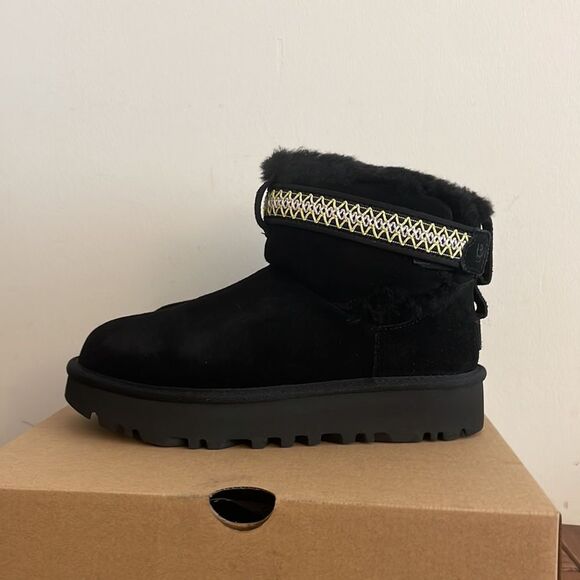 UGG Classic Ultra Mini Alpsey Boots Black USA Women Size 7/UK 5/EU 38 - Picture 9 of 15